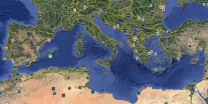 Bildet er klipt fra Google Earth og viser havbunnen i Middelhavet